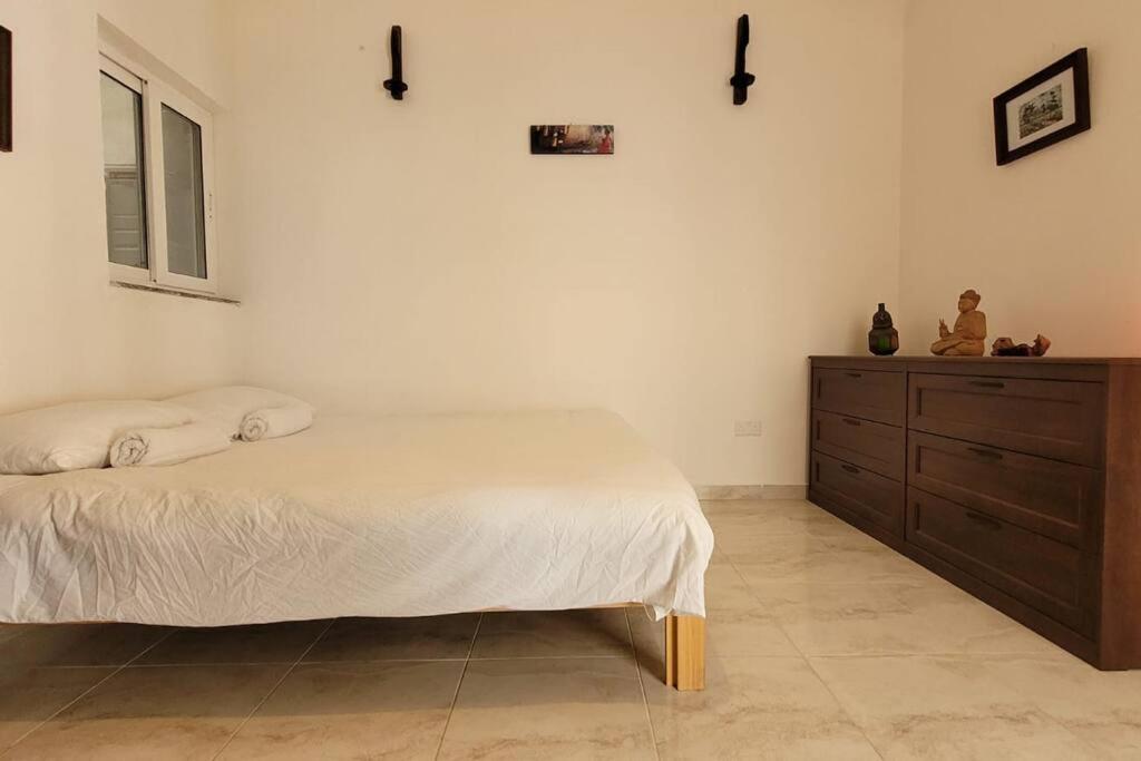 Luxury En-Suite Double. Beach-House With Sea Views Mellieħa Exteriör bild